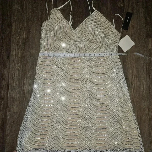 Lulus Tan and Silver Sequin CrissCross Adjustable Straps Mini‎ Dress Sz L - Picture 8 of 12